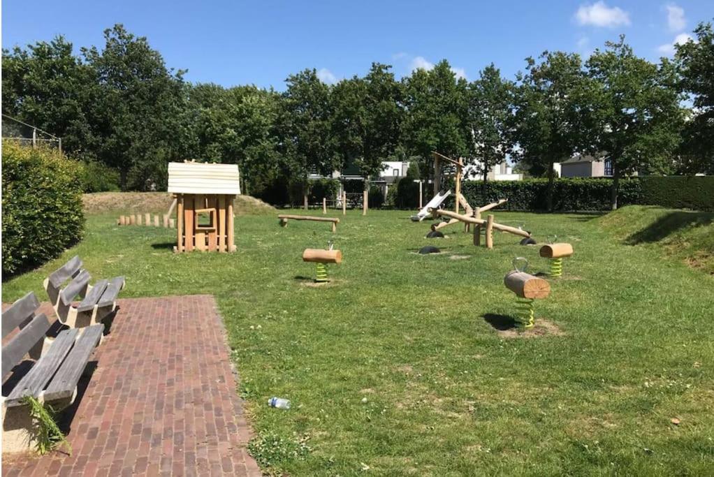 Huebsches Ferienhaus In Ouddorp - Fusslaeufig Zum Strand Und Zentrum Exterior foto