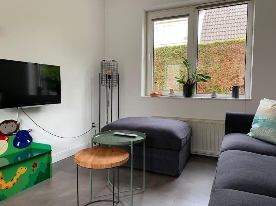Huebsches Ferienhaus In Ouddorp - Fusslaeufig Zum Strand Und Zentrum Exterior foto