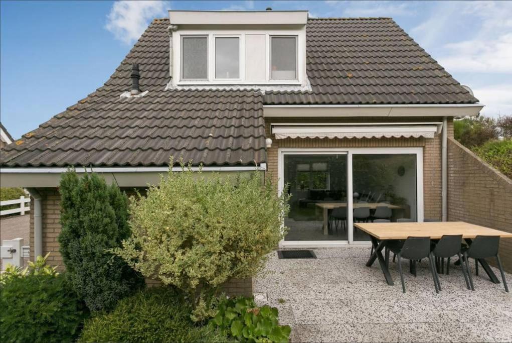 Huebsches Ferienhaus In Ouddorp - Fusslaeufig Zum Strand Und Zentrum Exterior foto